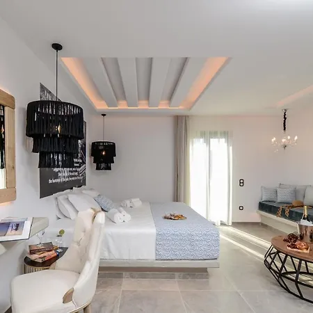 Naxos Pantheon Luxury