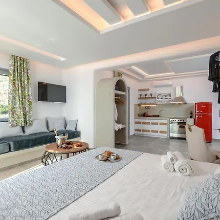 Naxos Pantheon Luxury Apartment