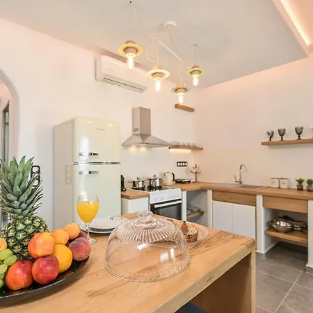 Naxos Pantheon Luxury *