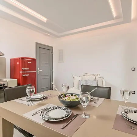 Naxos Pantheon Luxury Daire Agkidia