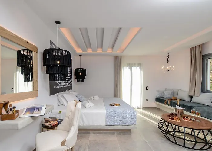 Naxos Pantheon Luxury