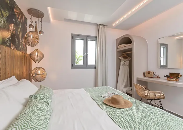 Naxos Pantheon Luxury