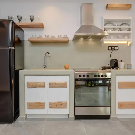 Naxos Pantheon Luxury *