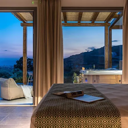 Naxos Pantheon Luxury Apartment *