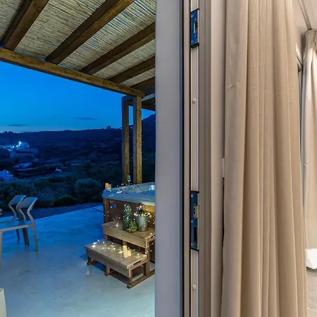 Naxos Pantheon Luxury *