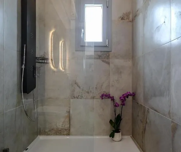 Naxos Pantheon Luxury