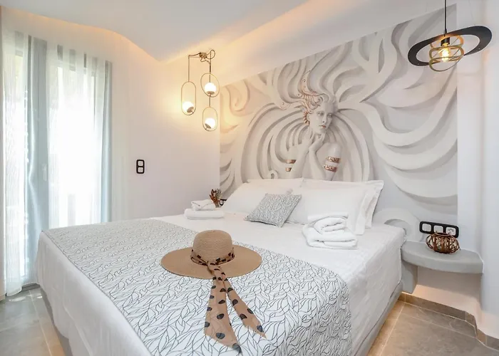 Naxos Pantheon Luxury