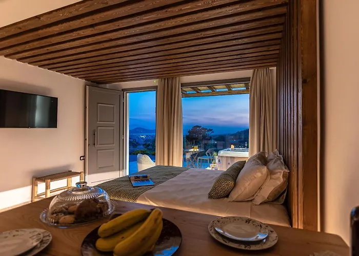 Naxos Pantheon Luxury *