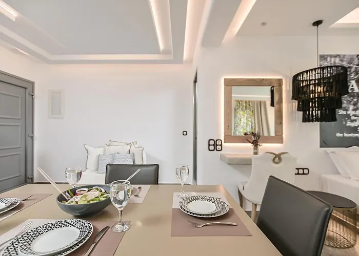 Naxos Pantheon Luxury *